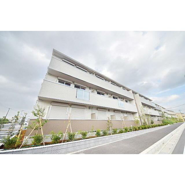 ＲｏｙｊｅｎｔＰａｒｋｓＬａｋｅｔｏｗｎＦの外観