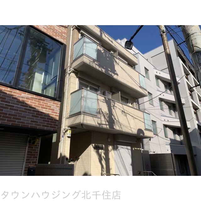 織畑ビルの外観