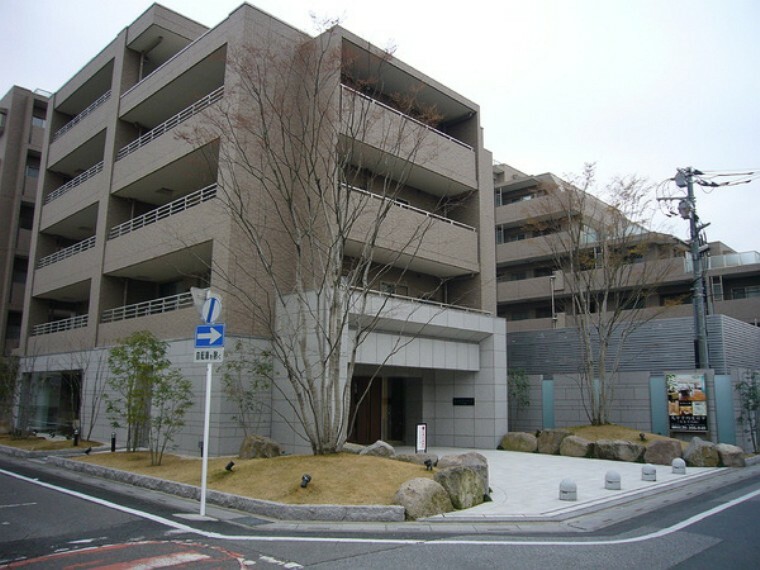 ライフピア新越谷の外観