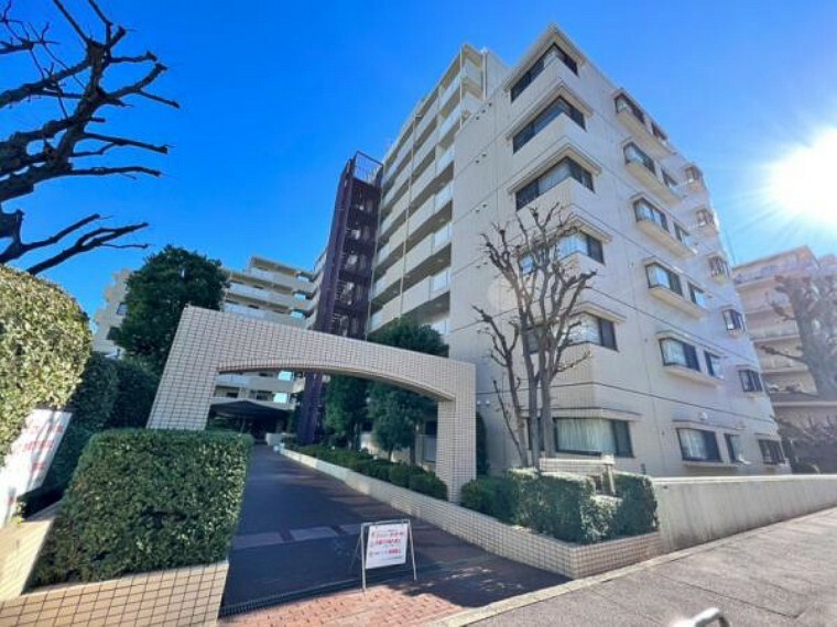 メゾン小豆沢公園の外観