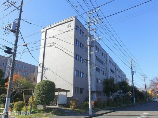 富士見町団地２９号棟の外観