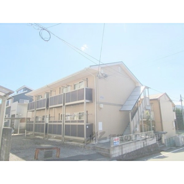 亀岡駅より徒歩48分 築18年8ヶ月 2階建の賃貸物件