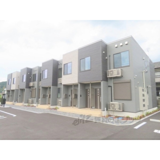 和田山駅より徒歩12分 新築 2階建の賃貸物件