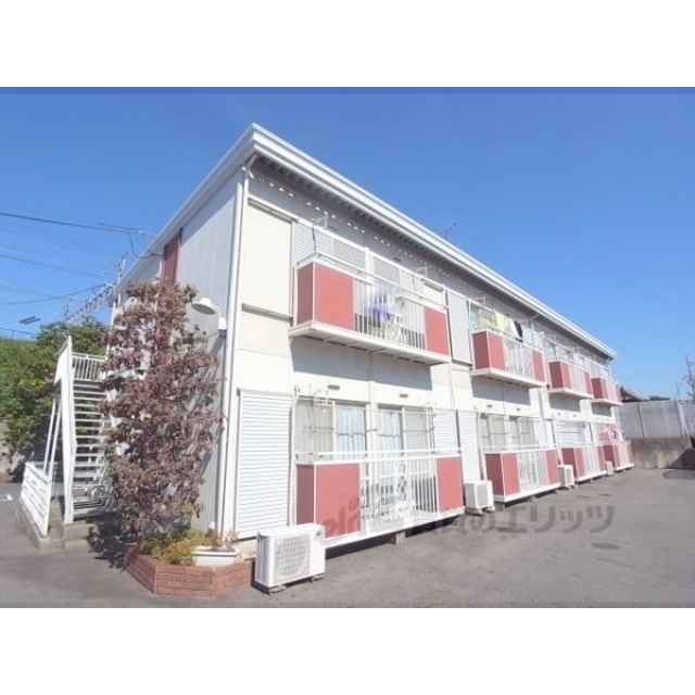 山科駅より徒歩10分 築37年8ヶ月 2階建の賃貸物件