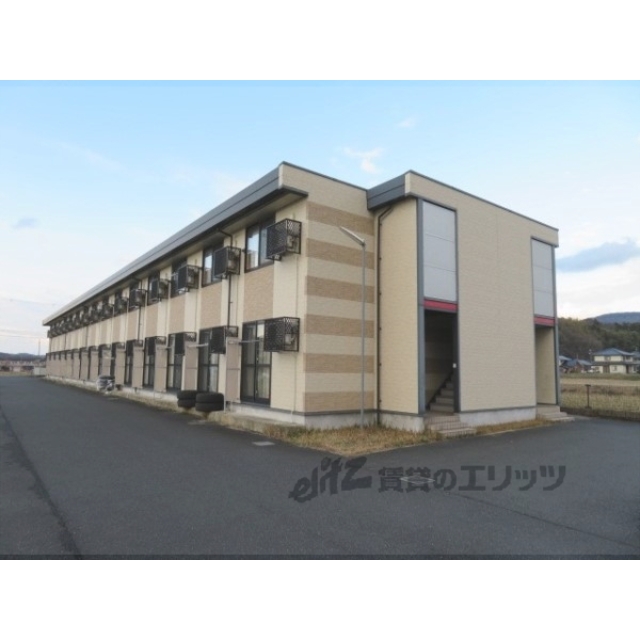 峰山駅より徒歩25分 築17年9ヶ月 2階建の賃貸物件