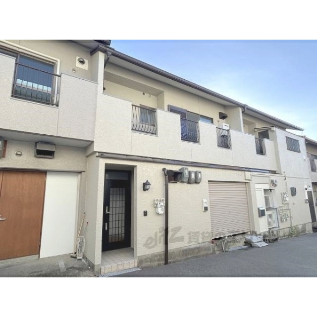 学研北生駒駅より徒歩9分 築45年8ヶ月 2階建の賃貸物件