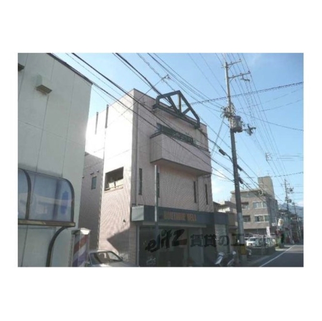 嵐山駅より徒歩7分 築30年11ヶ月 3階建の賃貸物件