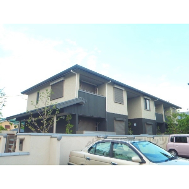 国際会館駅より徒歩12分 築15年3ヶ月 2階建の賃貸物件