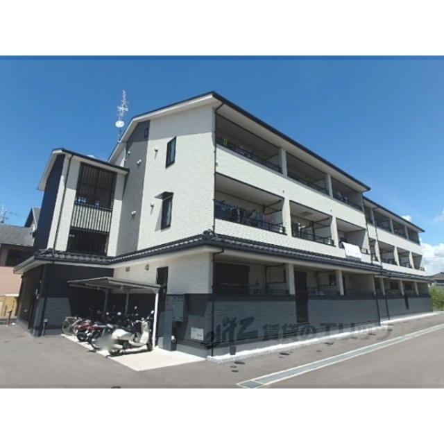 富野荘駅より徒歩4分 築9年8ヶ月 3階建の賃貸物件