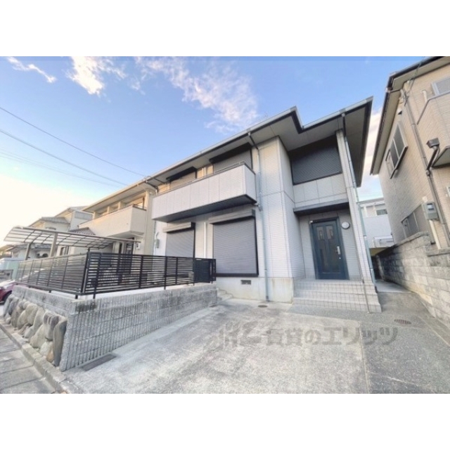 伊勢田駅より徒歩15分 築30年9ヶ月 2階建の賃貸物件