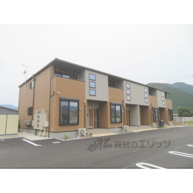 石生駅よりバス16分 徒歩3分 新築 2階建の賃貸物件