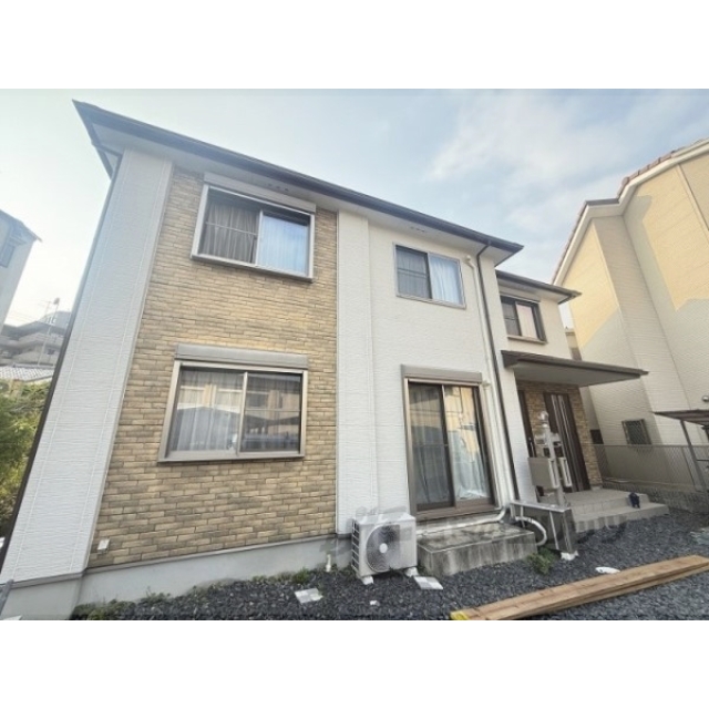 桂駅より徒歩6分 築16年4ヶ月 2階建の賃貸物件