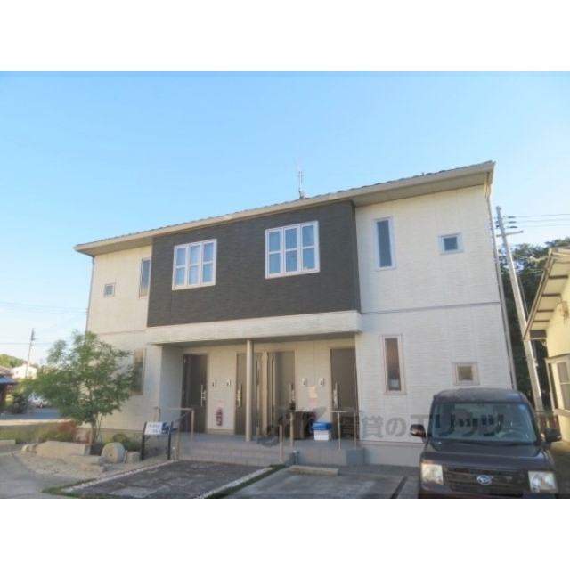 福知山駅よりバス12分 徒歩4分 築8年8ヶ月 2階建の賃貸物件