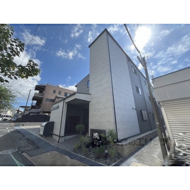 山科駅より徒歩5分 新築 3階建の賃貸物件