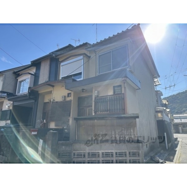 嵐山駅より徒歩4分 築57年7ヶ月 2階建の賃貸物件