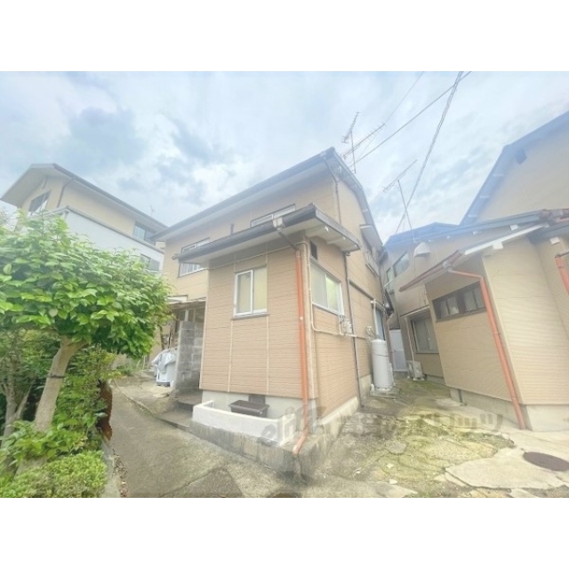 椥辻駅より徒歩27分 築45年10ヶ月 2階建の賃貸物件