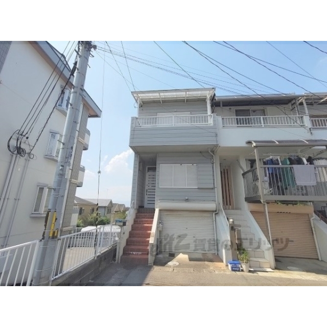 木幡駅より徒歩6分 築37年2ヶ月 3階建の賃貸物件