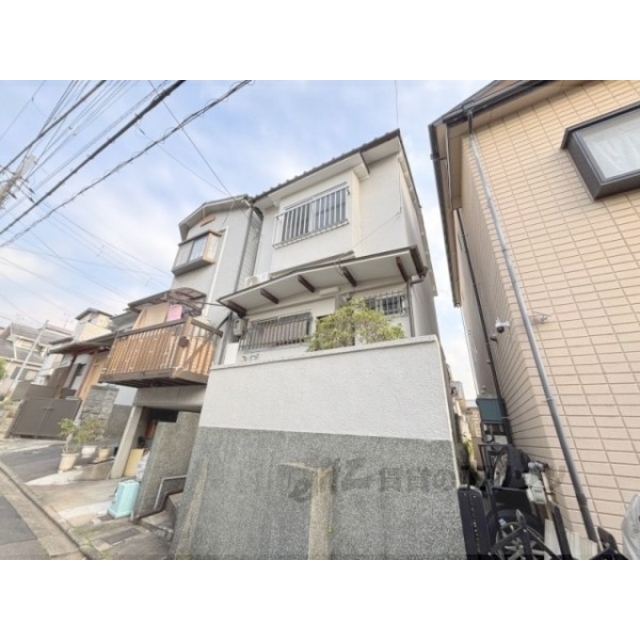 稲荷駅より徒歩1分 築52年7ヶ月 2階建の賃貸物件