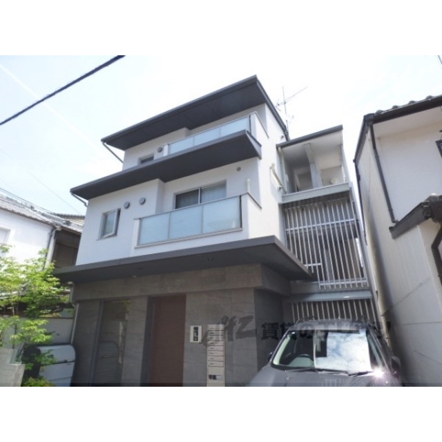 鞍馬口駅より徒歩2分 築7年8ヶ月 3階建の賃貸物件