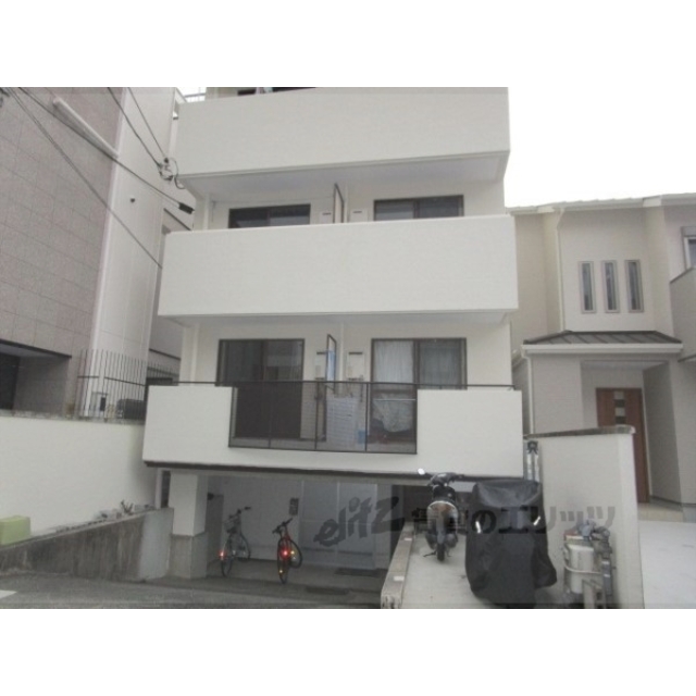 嵐山駅より徒歩5分 築34年1ヶ月 4階建の賃貸物件