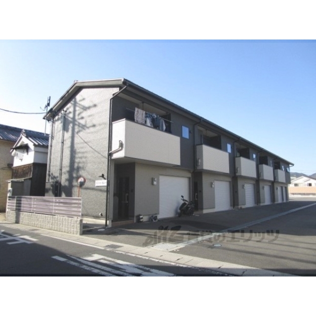 ガレージハウス・モンツァの賃貸物件