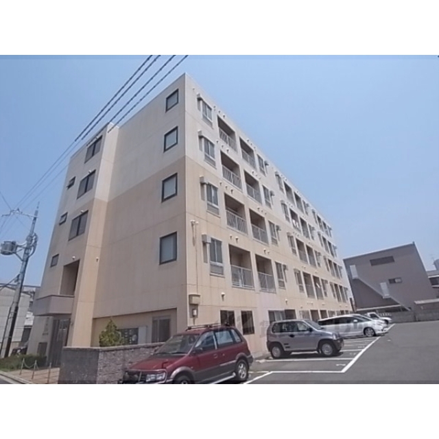 西京極駅より徒歩17分 築23年8ヶ月 5階建の賃貸物件