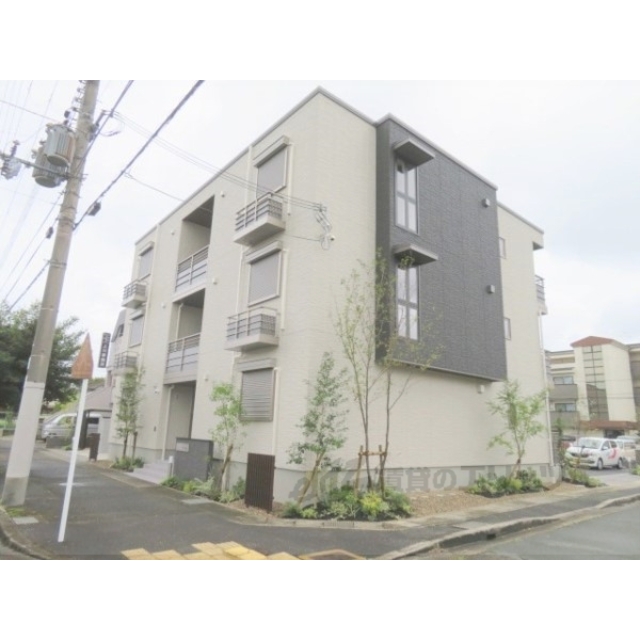 福知山駅より徒歩17分 築2年1ヶ月 3階建の賃貸物件