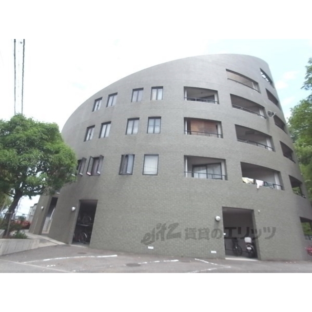 桂駅よりバス8分 徒歩2分 築31年2ヶ月 6階建の賃貸物件