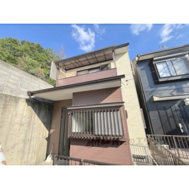 新田駅より徒歩24分 築28年1ヶ月 2階建の賃貸物件