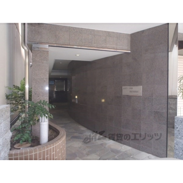 伏見桃山駅より徒歩8分 築19年8ヶ月 5階建の賃貸物件