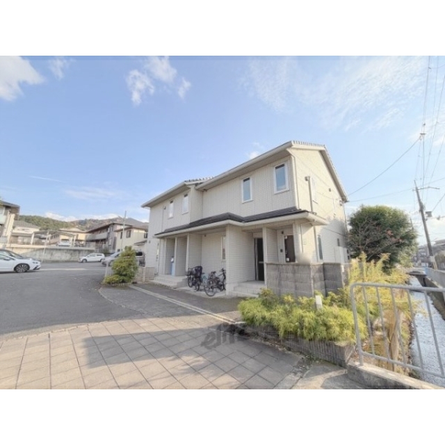 バーズウッドＢ棟の賃貸物件