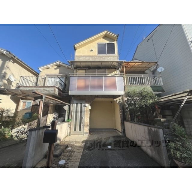 追分駅より徒歩18分 築18年4ヶ月 3階建の賃貸物件