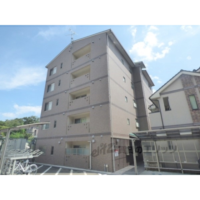 桂駅よりバス15分 徒歩4分 築11年10ヶ月 5階建の賃貸物件