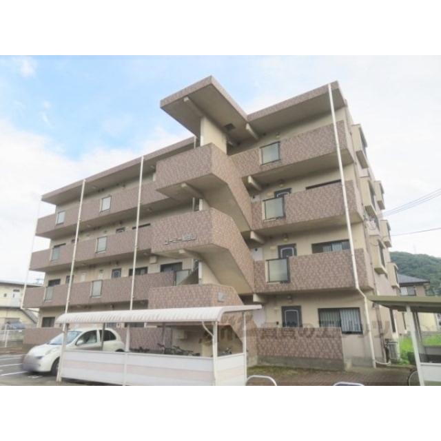 和田山駅より徒歩20分 築27年10ヶ月 4階建の賃貸物件