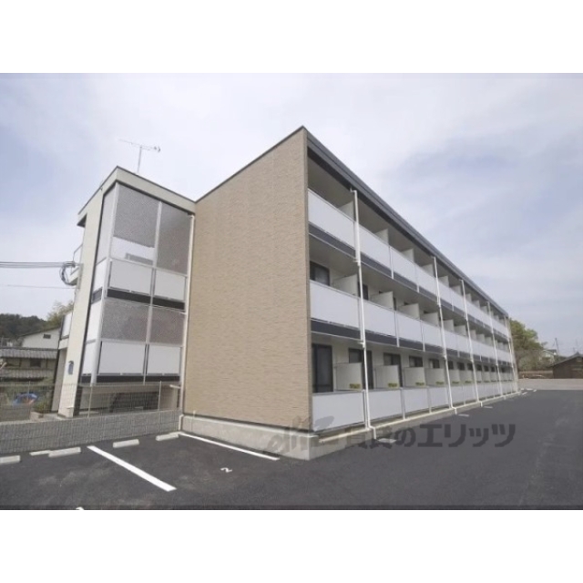 彦根口駅より徒歩5分 築16年7ヶ月 3階建の賃貸物件