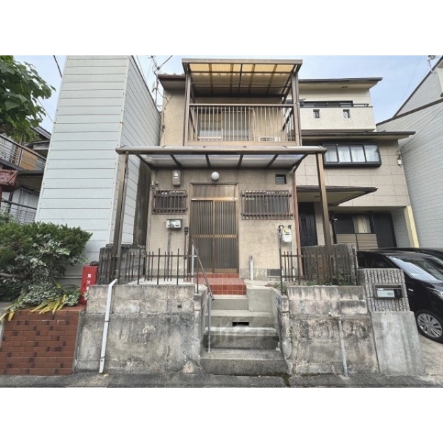 椥辻駅より徒歩18分 築49年 2階建の賃貸物件