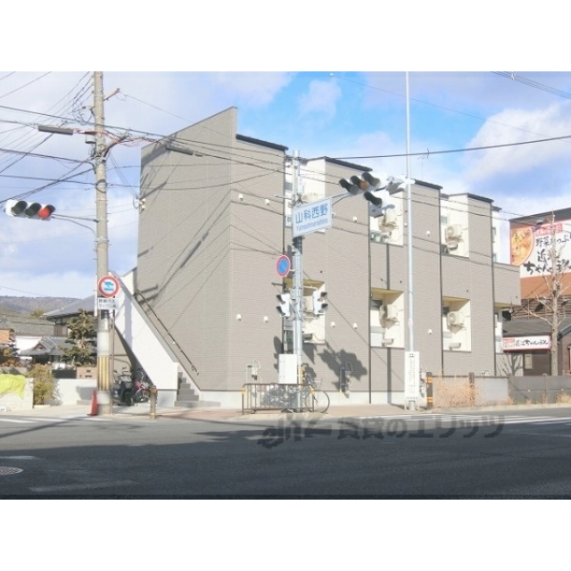 東野駅より徒歩11分 築9年1ヶ月 2階建の賃貸物件