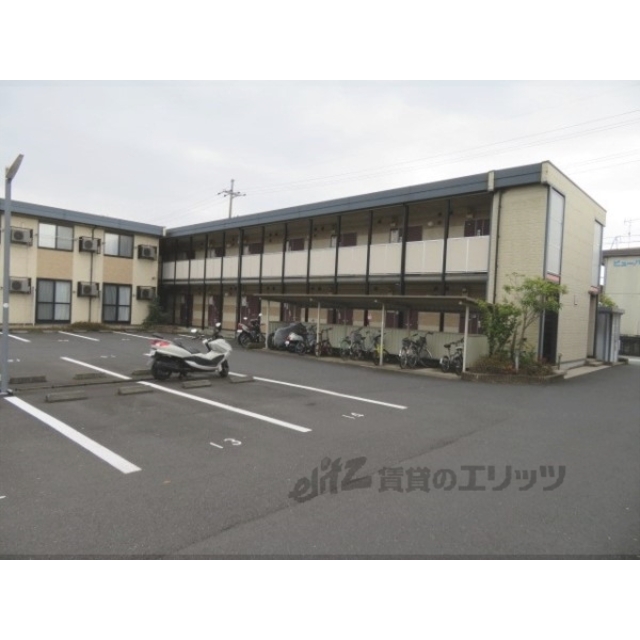 峰山駅より徒歩14分 築18年7ヶ月 2階建の賃貸物件