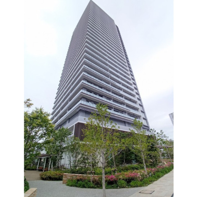 お台場海浜公園駅より徒歩9分 築4年6ヶ月 32階建の賃貸物件