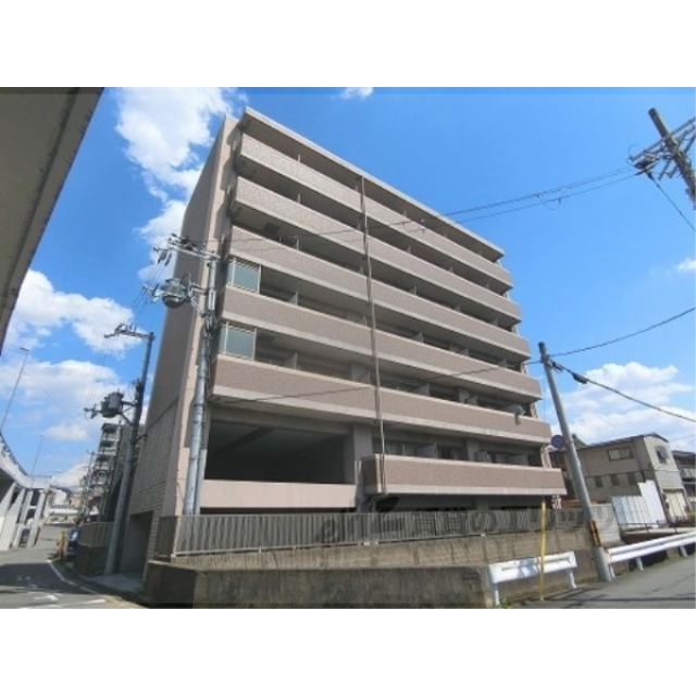 九条駅より徒歩8分 築18年8ヶ月 7階建の賃貸物件