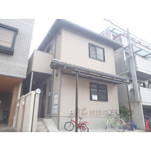 七条駅より徒歩4分 築17年9ヶ月 2階建の賃貸物件