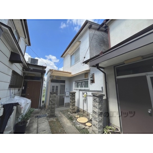 山科駅より徒歩17分 築52年2ヶ月 2階建の賃貸物件