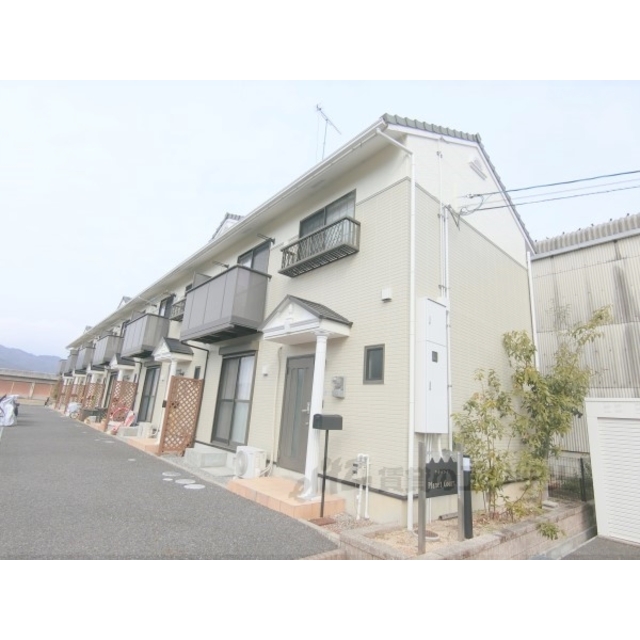 五箇荘駅より徒歩17分 築19年8ヶ月 2階建の賃貸物件