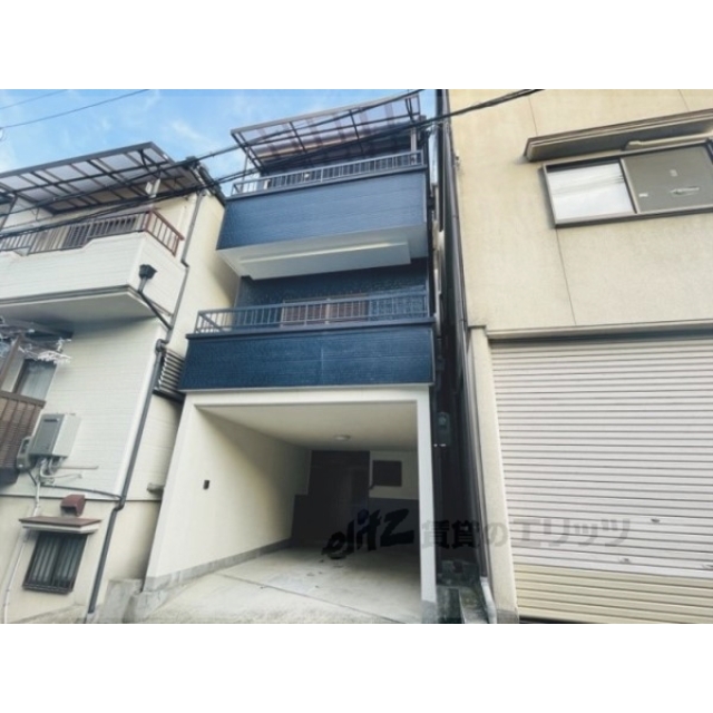 長尾駅より徒歩18分 築29年8ヶ月 3階建の賃貸物件