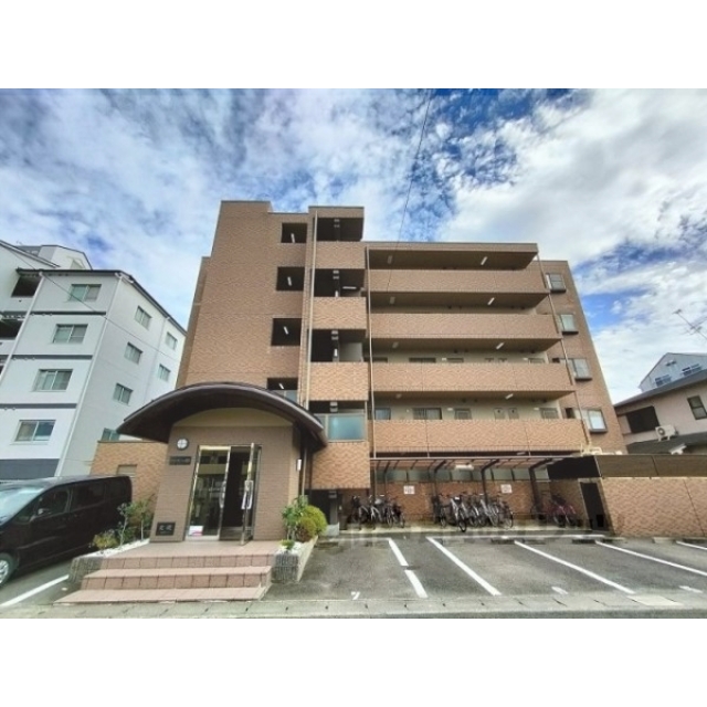 桂駅より徒歩19分 築26年9ヶ月 5階建の賃貸物件