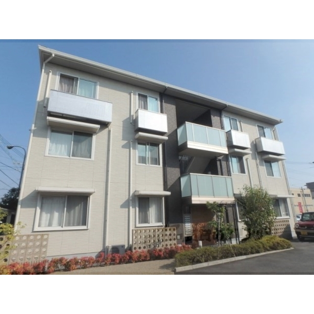 西大路駅より徒歩20分 築14年5ヶ月 3階建の賃貸物件