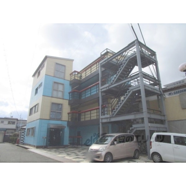 八木駅より徒歩5分 築31年4ヶ月 4階建の賃貸物件