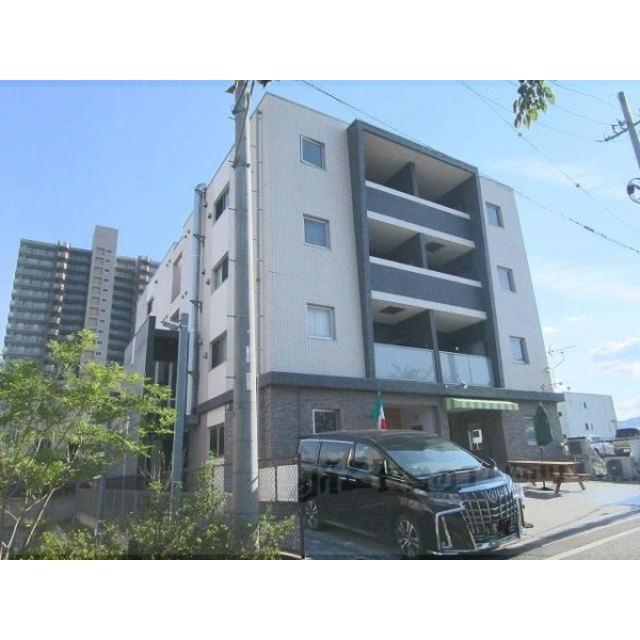 馬堀駅より徒歩1分 築9年1ヶ月 4階建の賃貸物件