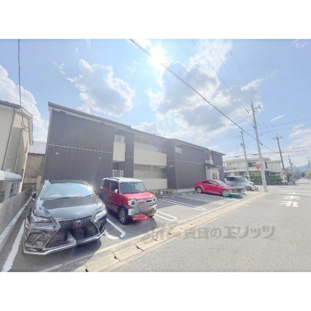 北山駅より徒歩6分 築12年8ヶ月 2階建の賃貸物件