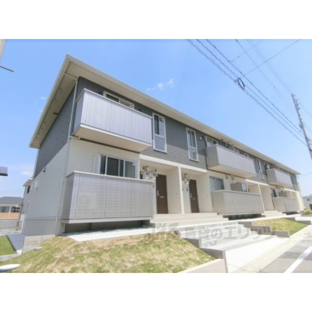 木津駅より徒歩16分 築4年7ヶ月 2階建の賃貸物件